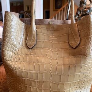 NWTSELLING FAST🎉PoloRalph LaurenItalian calfskinLeatherEmbossedBellport handbag